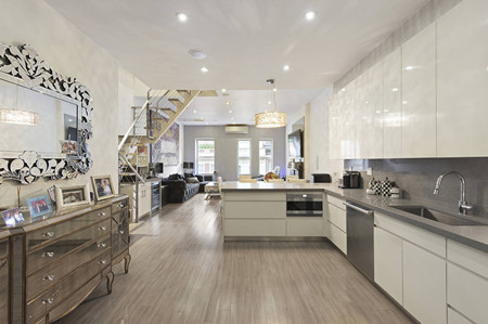 美一豪华别墅为吸引中国买家提价至2888.8万美元