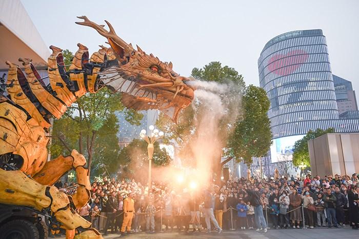 大型机械装置艺术品“龙马精神”亮相杭州