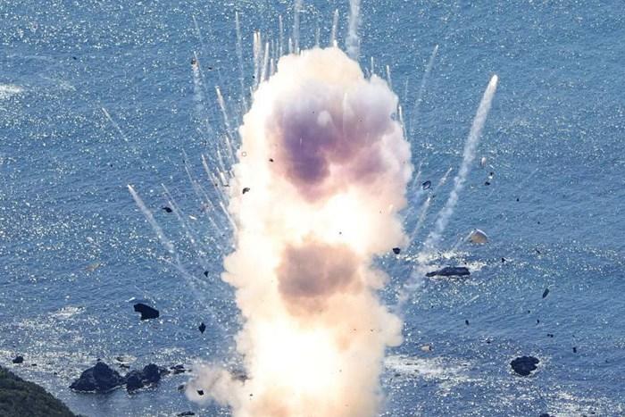 日本小型火箭发射失败 升空几秒后爆炸