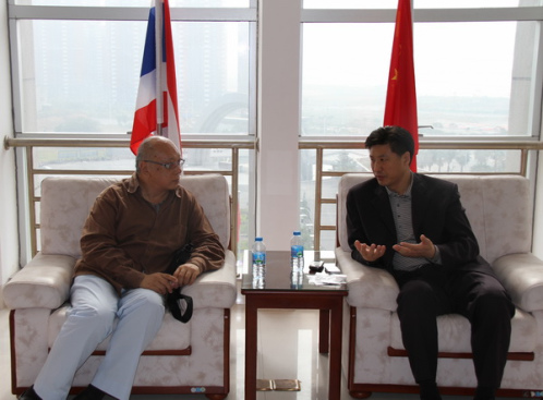 新加坡侨领到访华侨大学 畅谈华文教育工作