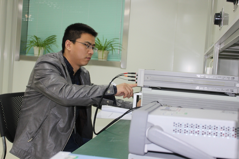 һ�߹��£������豸��ȫ���ߵ��ػ���