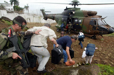 法军帮助美侨撤出利比里亚 美国官方表示感谢