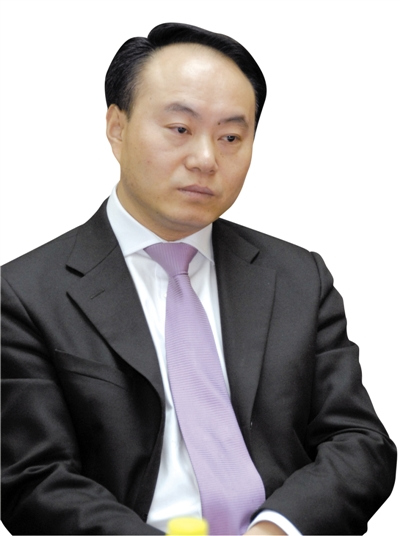 施正荣财富七年蒸发186亿面临关联交易调查