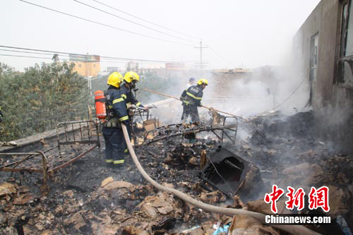 新疆和田某骨科医院起火 10多位病人被困病房