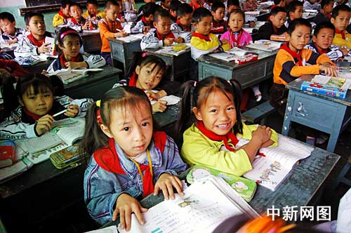 晋江党政部门一直把农民工子女教育问题摆在事