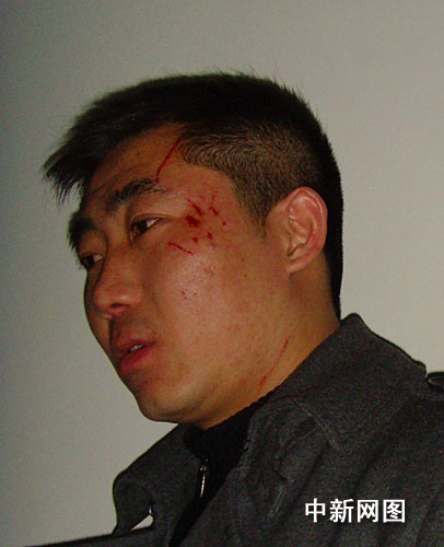 阜阳越野车肇事者涉危害公共安全 记者采访遭