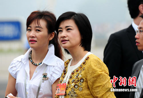 图吴晓莉代表香港青年出席青联全委会