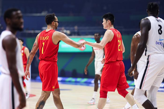 中国男篮取得本届世界杯首胜