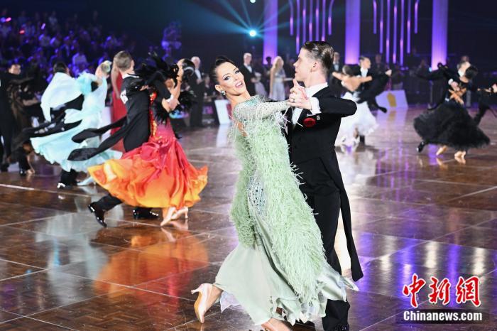 2025第二十届世界杯国际标准舞公开赛在深圳举行