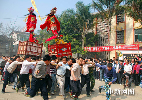 福建连城&ldquo;走古事&rdquo;、&ldquo;游大龙&rdquo;欢乐闹元宵