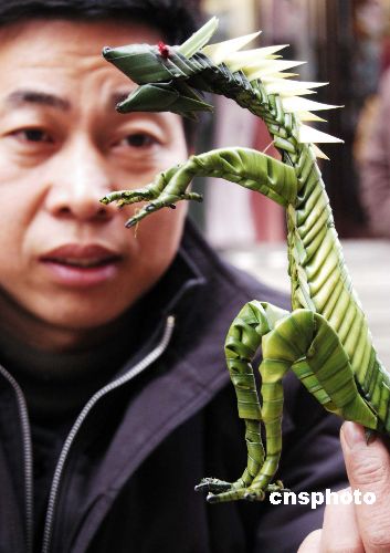 图:草编动物惹人爱