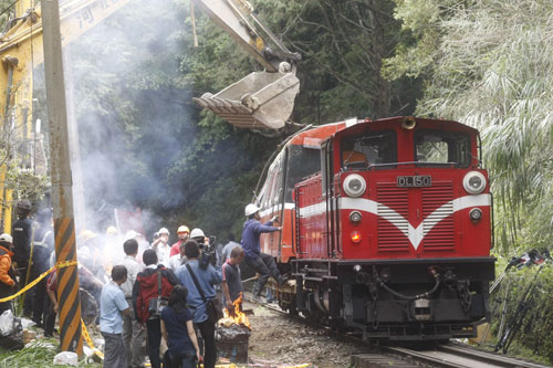 ��ͼ:����ɽ�𳵷����ֳ�������ľ�����ᱻ���루4��