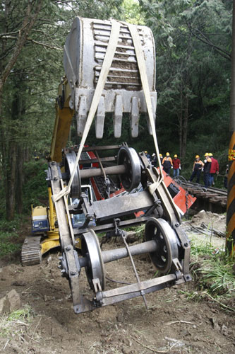 ��ͼ:����ɽ�𳵷����ֳ�������ľ�����ᱻ���루9��