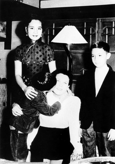 ̨�������֮��Т�£�����ʯ���۰��Ļ�Ѫ��Ů��9��