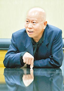 台媒:许信良“逆耳忠言”民进党要智慧面对