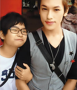 男生化妆风潮吹向台湾校园 巧妆胜正妹(图)