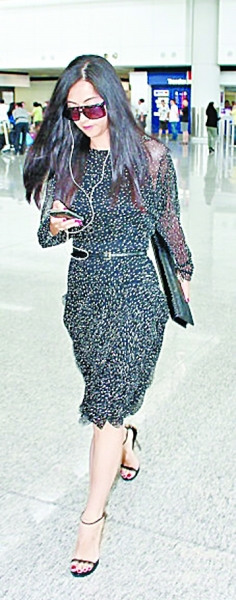 查小欣首评论锋芝离婚:联合声明带来正面效应