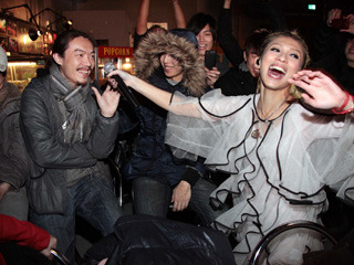 戴佩妮唱生日快乐歌 整蛊 男友 搞笑逗趣大晒甜