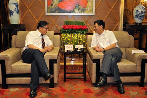 孙中山基金会主席回乡 中山市委书记会见表谢意