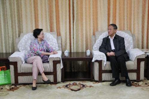 林伦可到访上海市侨办愿推动两岸青年学生交流