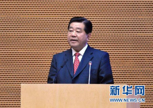 1月29日,非洲联盟第十八届国家元首和政府首脑会议开幕式在埃塞俄比亚首都亚的斯亚贝巴新落成的由中国援建的非盟会议中心举行,全国政协主席贾庆林应邀出席并发表题为《加强中非团结合作 携手共创美好未来》的演讲。记者 丁海涛 摄 1月29日,非洲联盟第十八届国家元首和政府首脑会议开幕式在埃塞俄比亚首都亚的斯亚贝巴新落成的由中国援建的非盟会议中心举行,全国政协主席贾庆林应邀出席并发表题为《加强中非团结合作 携手共创美好未来》的演讲。记者 丁海涛 摄