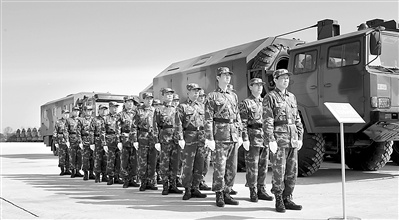第二炮兵某预备役特种装备维修大队整装待发 第二炮兵某预备役特种装备维修大队整装待发
