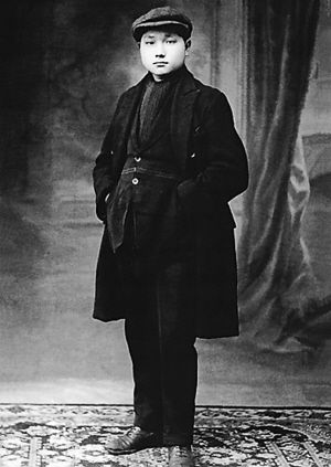 1920年,在法国留学时的邓小平。 1920年,在法国留学时的邓小平。