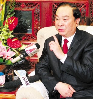 记者 林云龙 摄新一届杭州市委领导班子产生黄坤明当选为市委书记