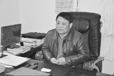 朱凤华接受本报记者采访 朱凤华接受本报记者采访
