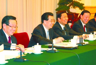 �й���������ǡ�������ϯ�������ί��ϯ����������μ�ʮһ��ȫ���˴���λ��齭�մ����ŵ����顣������ ��