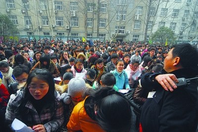 2012年江苏公考人数创下历史之最。刘 浏 摄 2012年江苏公考人数创下历史之最。刘 浏 摄
