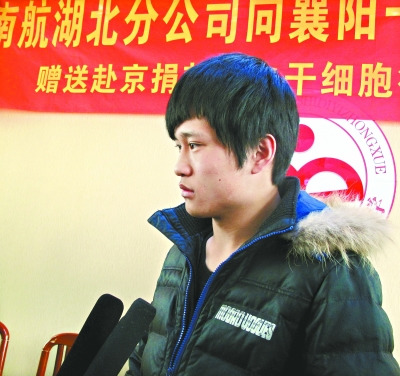 张文驰接受采访。 黄征 摄 张文驰接受采访。 黄征 摄