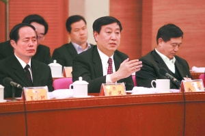 池强代表建议立法来保证刑事被害人的救助。 程功摄 池强代表建议立法来保证刑事被害人的救助。 程功摄