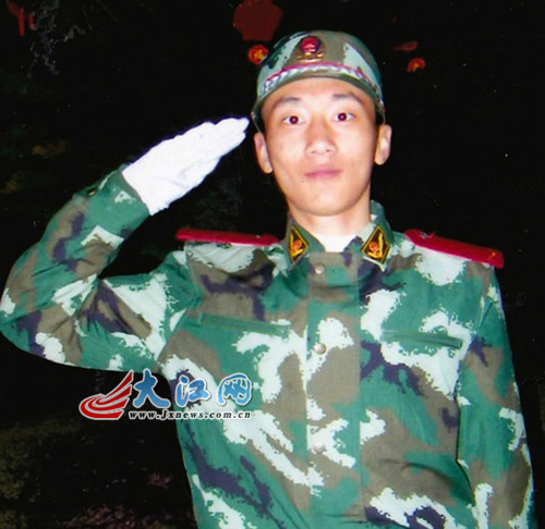 李超生前服役照 由武警宁都中队提供 李超生前服役照 由武警宁都中队提供