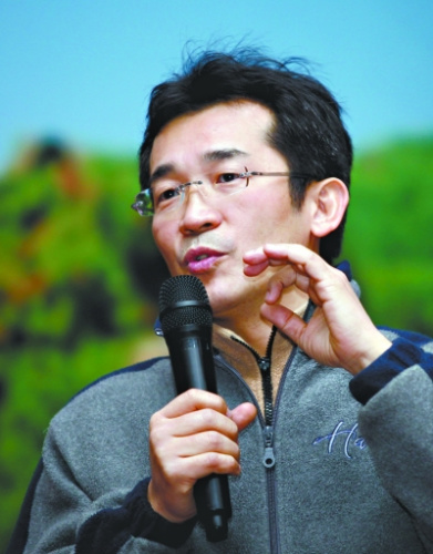 魏德圣鼓励学子要坚持理想。 记者刘洪洋 摄 魏德圣鼓励学子要坚持理想。 记者刘洪洋 摄