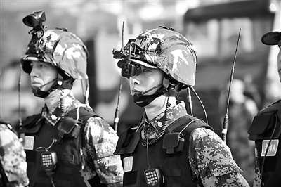 “和平卫士”单兵系统是连接各保障单元的桥梁 “和平卫士”单兵系统是连接各保障单元的桥梁