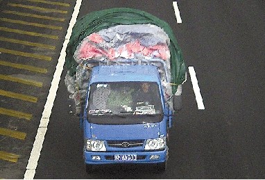 ���ٽ���ͨ���Ų飬�ҳ������µ���ɫ����