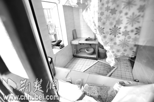 传销窝点人去楼空 (记者曹大鹏摄) 传销窝点人去楼空 (记者曹大鹏摄)