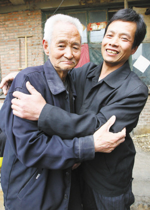 老人买鸟迷路,农民工“赡养”11天 老人买鸟迷路,农民工“赡养”11天