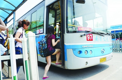 女学生如厕遭偷拍警方总结南京8大偷拍高发地