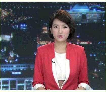 女主播的这身衣服乍看真如露脐装(网页截图) 女主播的这身衣服乍看真如露脐装(网页截图)