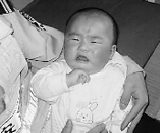 被遗弃的男婴 被遗弃的男婴