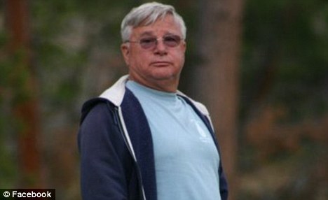 65岁老人理查德驾驶自制飞机坠毁身亡。 65岁老人理查德驾驶自制飞机坠毁身亡。