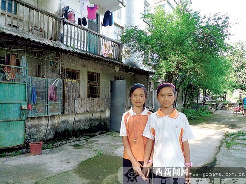 11号楼第一对双胞胎。记者 黄匀摄 11号楼第一对双胞胎。记者 黄匀摄