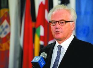 5月30日,在纽约联合国总部,俄罗斯常驻联合国代表丘尔金在安理会磋商结束后对媒体讲话。当日,安理会就联合国叙利亚监督团议题举行闭门磋商,听取了联合国负责维和事务的副秘书长拉德苏及联合国和阿盟叙利亚危机副特使让-马里·盖埃诺的汇报。新华社记者 申宏摄 5月30日,在纽约联合国总部,俄罗斯常驻联合国代表丘尔金在安理会磋商结束后对媒体讲话。当日,安理会就联合国叙利亚监督团议题举行闭门磋商,听取了联合国负责维和事务的副秘书长拉德苏及联合国和阿盟叙利亚危机副特使让-马里·盖埃诺的汇报。新华社记者 申宏摄