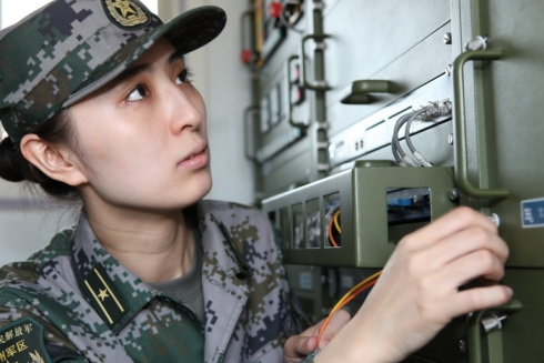 李聪娜在工作中(5月18日摄)。新华社发(黄宝峰 摄) 李聪娜在工作中(5月18日摄)。新华社发(黄宝峰 摄)