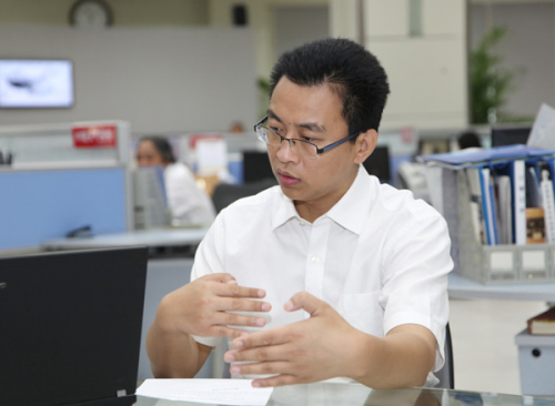 中央气象台首席预报员马学款接受记者采访。中国气象网记者 庄白羽 摄 中央气象台首席预报员马学款接受记者采访。中国气象网记者 庄白羽 摄