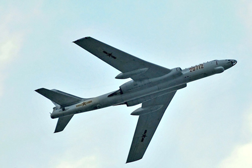 资料图:中国轰-6轰炸机