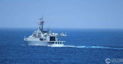 中国海军在西太平洋海域进行舰载直升机飞行训练 中国海军在西太平洋海域进行舰载直升机飞行训练