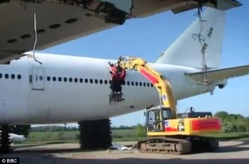 ���ͻ�е�Էɻ��������в����